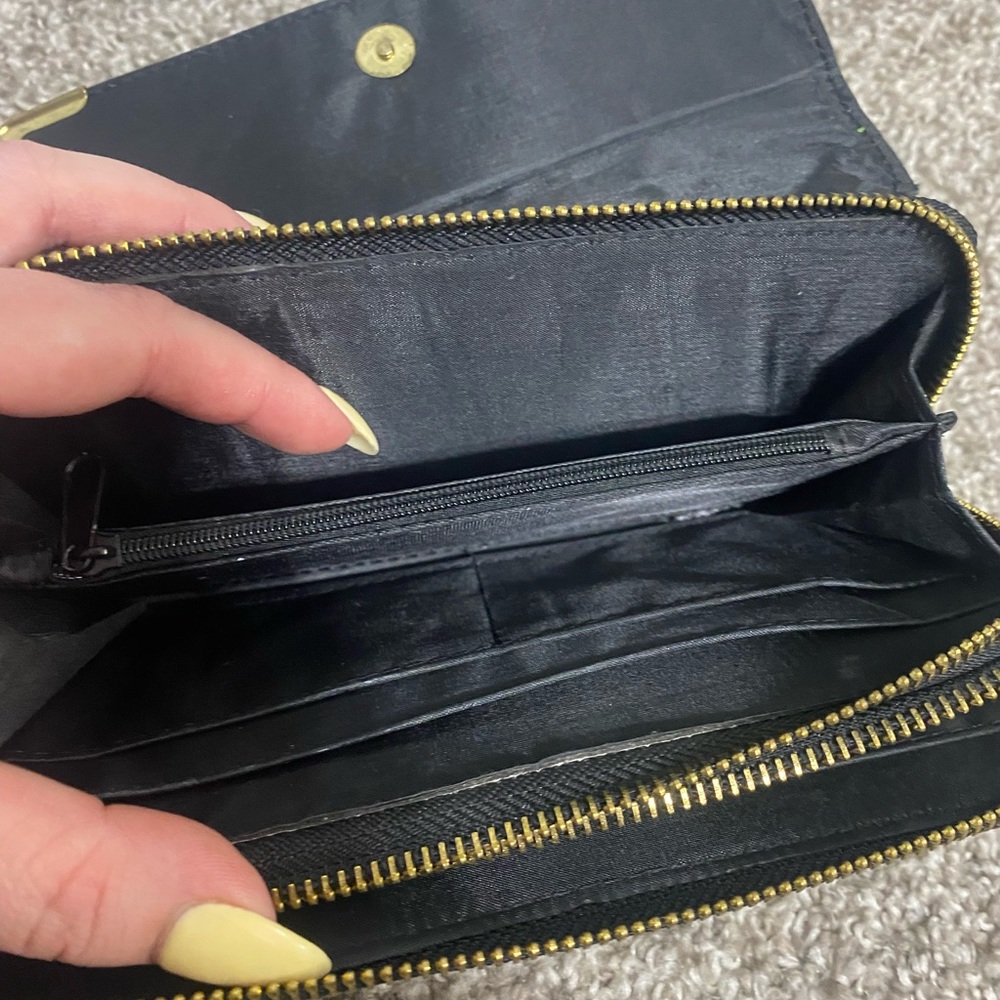 Wallet - Picture 2 of 4